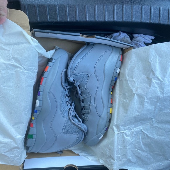 Wolf Grey Jordan 10 with all his awards on the sole - Picture 1 of 2